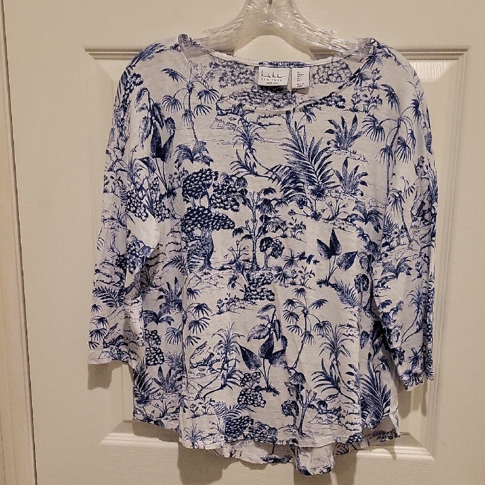 Nicole Miller Blue and White Floral Linen Jersey 3/4 Sleeve Botanical Top